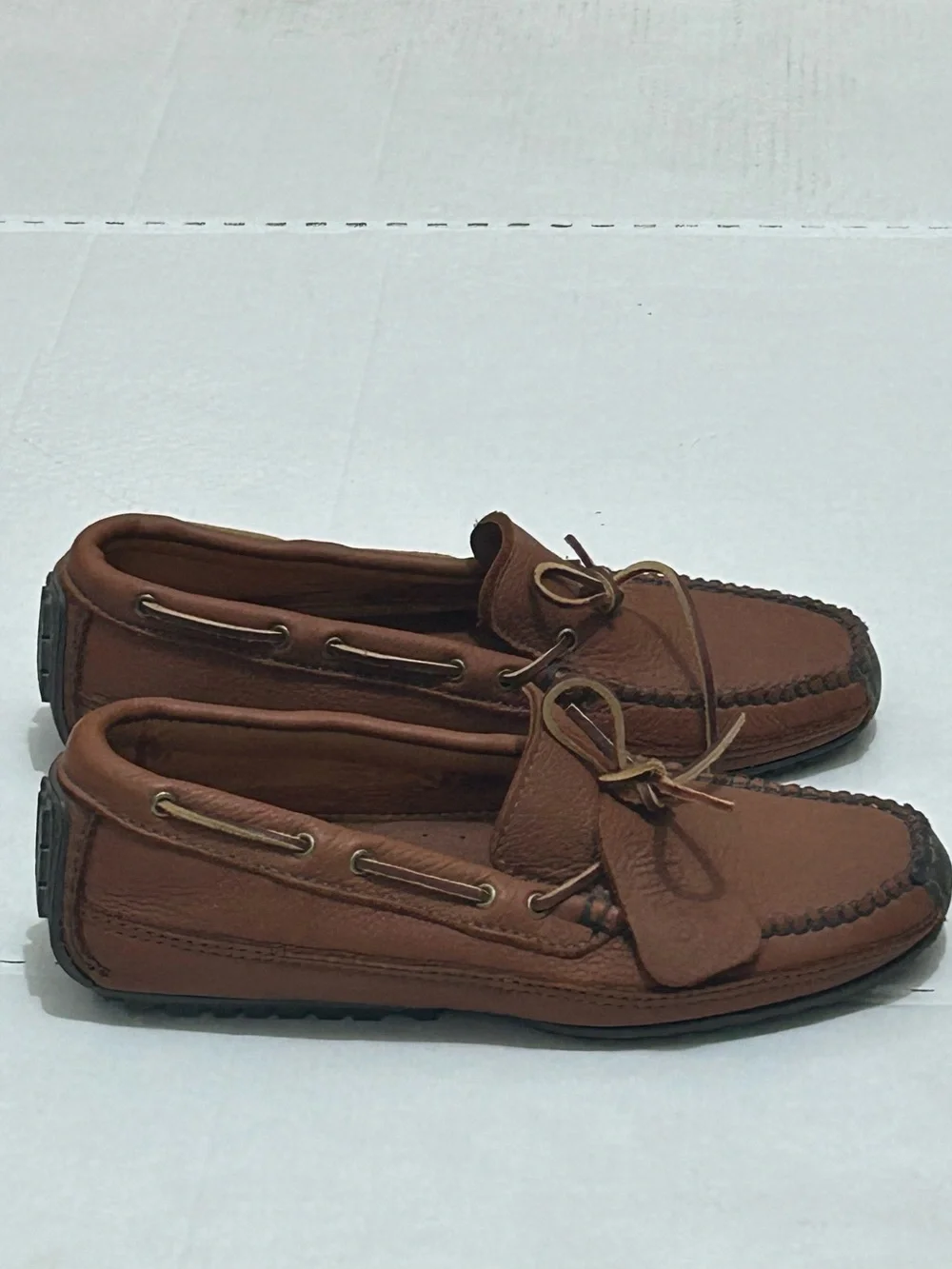 Minnetonka 758 Moosehide Weekender Moccasin Driving Shoe Men, Carmel,Size 11